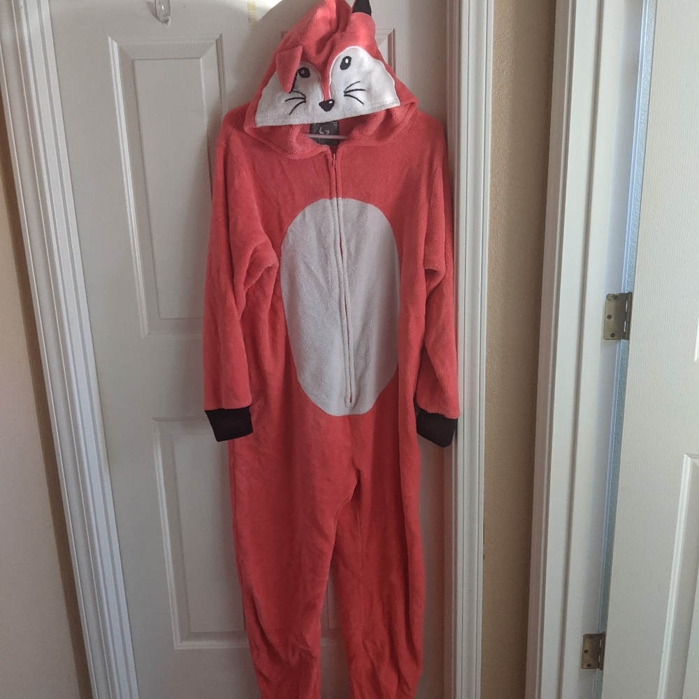 Pink fox kigurumi